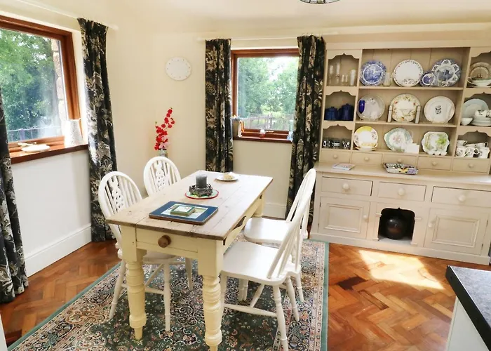 Woodlands, Skipton * Halton West